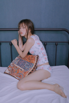 女性穿戴自慰器走路上班图片